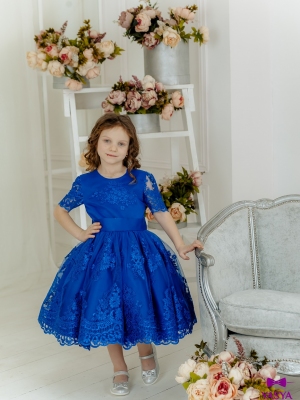 Синя гіпюрова сукня
